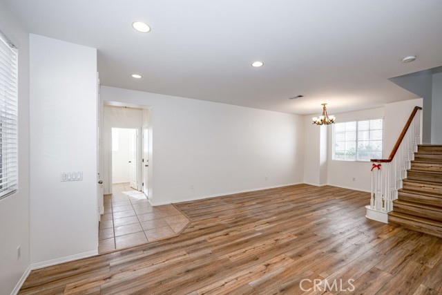 Detail Gallery Image 4 of 34 For 23321 Beachcomber Ln, Valencia,  CA 91355 - 4 Beds | 2/1 Baths