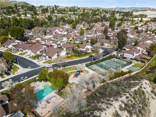 16606 Shinedale Drive, Canyon Country CA: https://media.crmls.org/medias/5e88d0a2-cde0-4514-9355-2b8b43493a27.jpg