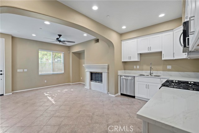 Detail Gallery Image 5 of 42 For 18 Moonstone, Irvine,  CA 92602 - 3 Beds | 2/1 Baths