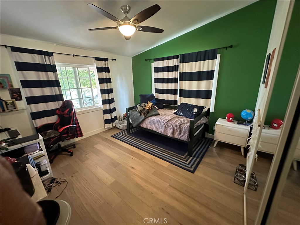 https://media.crmls.org/medias/5e8be389-d671-40ca-9a30-41b91c004e42.jpg?preset=X-Large