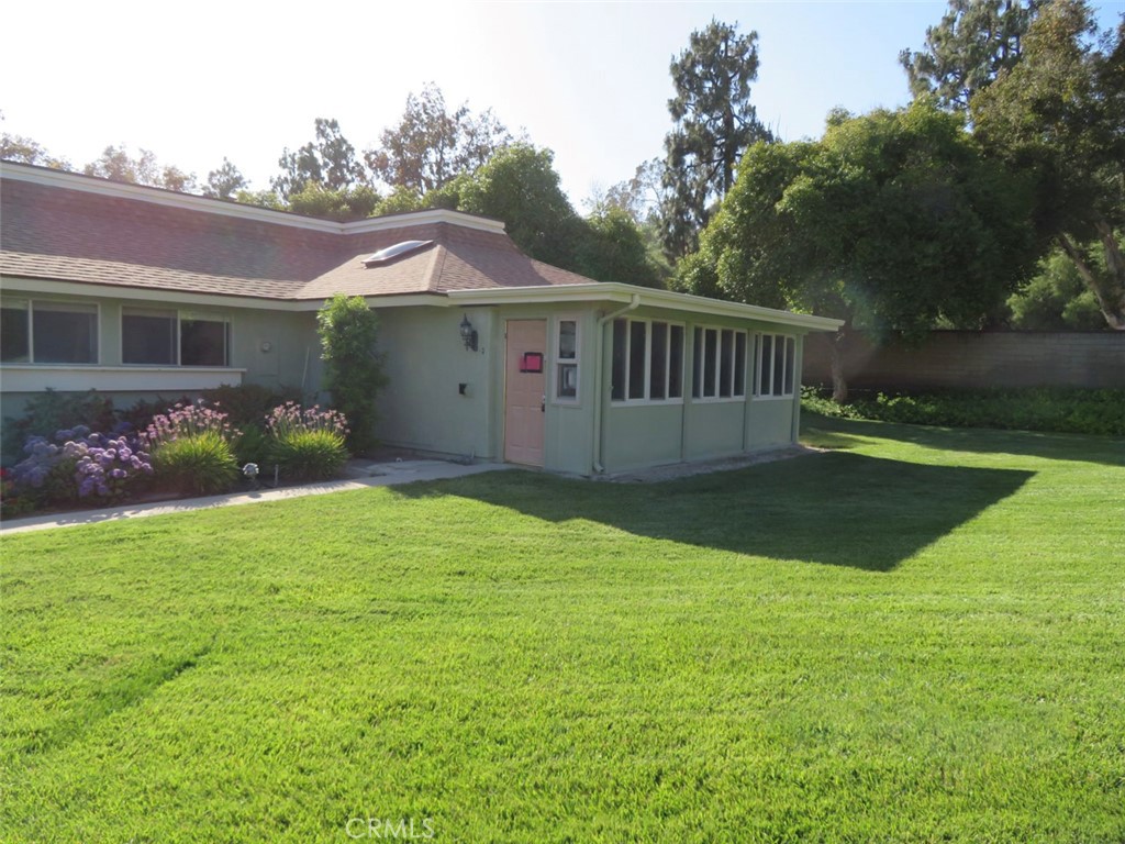 9163 Village 9