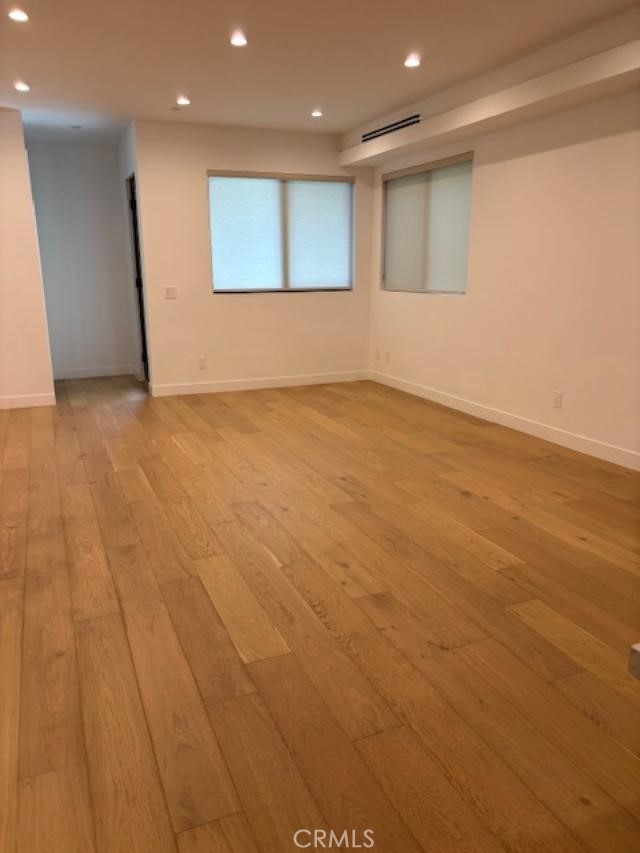 Detail Gallery Image 7 of 18 For 14553 Benefit St, Sherman Oaks,  CA 91403 - 3 Beds | 3/1 Baths