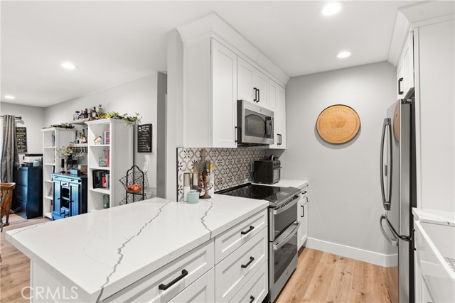 3605 W Hidden Lane, Rolling Hills Estates CA: https://media.crmls.org/medias/5e8e1e33-afbf-4abe-9525-ab52a8816667.jpg