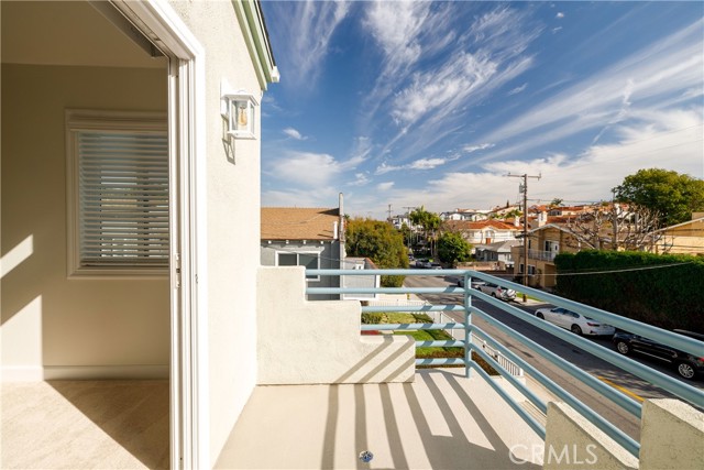 Detail Gallery Image 38 of 58 For 1707 Marshallfield a,  Redondo Beach,  CA 90278 - 3 Beds | 2/1 Baths