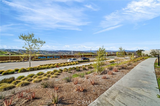 27216 Coyote Bush Court, Valencia CA: https://media.crmls.org/medias/5e8e5354-69cd-4987-8a6e-1e9ccdd97297.jpg