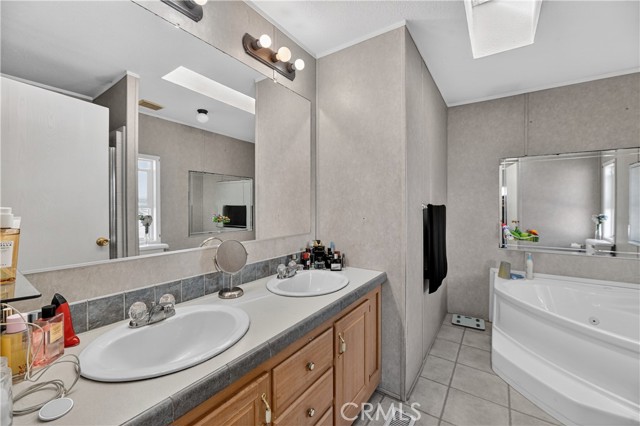 Detail Gallery Image 16 of 29 For 1445 W Florida #78,  Hemet,  CA 92543 - 3 Beds | 2 Baths