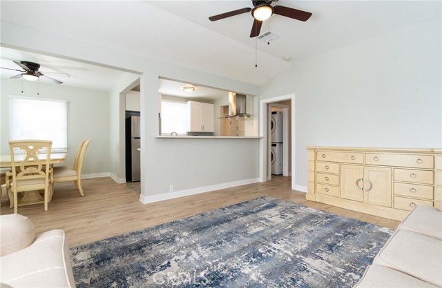 Detail Gallery Image 4 of 19 For 1241 W 89th St, Los Angeles,  CA 90044 - 3 Beds | 1 Baths