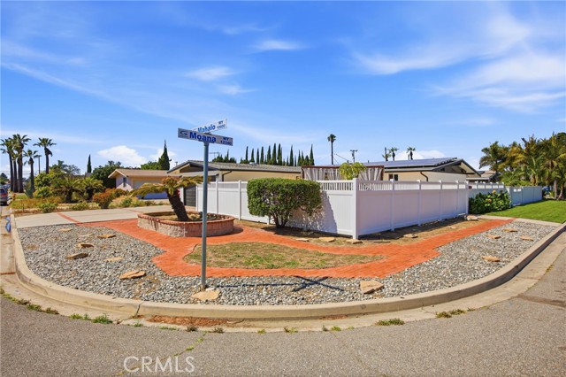 Detail Gallery Image 4 of 65 For 12321 Moana Way, Garden Grove,  CA 92840 - 4 Beds | 3 Baths