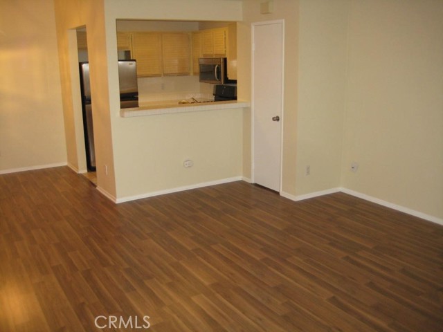 Detail Gallery Image 5 of 31 For 24105 Del Monte Dr #452,  Valencia,  CA 91355 - 2 Beds | 2 Baths