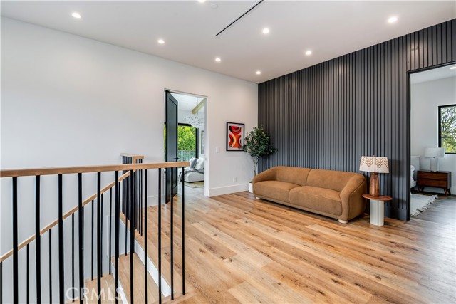 Detail Gallery Image 37 of 54 For 5929 Melvin Ave, Tarzana,  CA 91356 - 5 Beds | 6 Baths