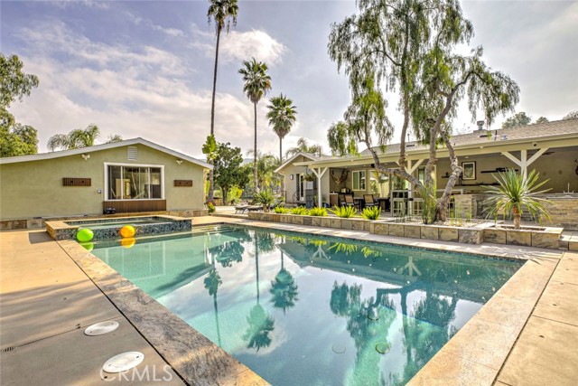 Detail Gallery Image 65 of 75 For 10555 Art St, Shadow Hills,  CA 91040 - 2 Beds | 3 Baths