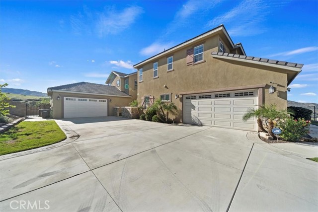 Detail Gallery Image 6 of 61 For 3094 Crystal Ridge Ln, Colton,  CA 92324 - 5 Beds | 5/1 Baths