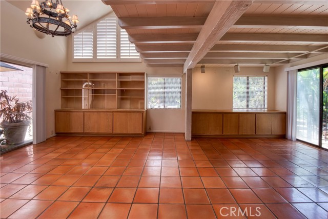 1878 Molino N Avenue, Signal Hill CA: https://media.crmls.org/medias/5e916a74-6ef6-4a85-89a0-c8f5dbeef40e.jpg