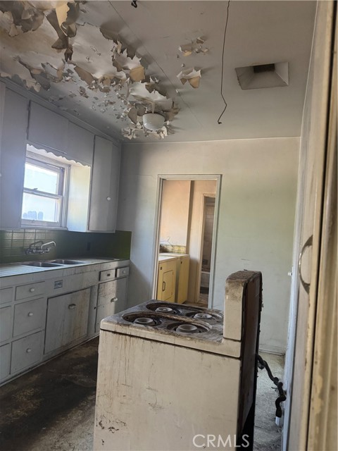 364 W Providencia Ave photo 9