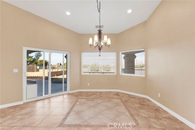 Detail Gallery Image 16 of 65 For 17412 Danbury Ave, Hesperia,  CA 92345 - 6 Beds | 3 Baths