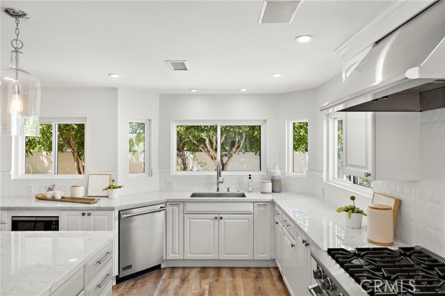 27 Palm Beach Court, Dana Point CA: https://media.crmls.org/medias/5e92a355-edb7-48ad-b136-d7619398b898.jpg