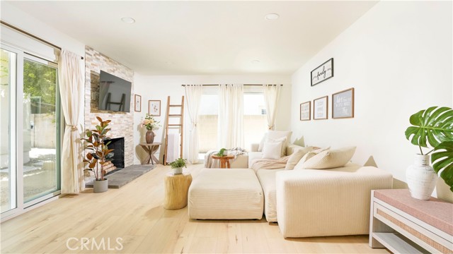 17698 Locust Street, Fountain Valley CA: https://media.crmls.org/medias/5e937bf8-d207-4346-834e-ce46b018d349.jpg