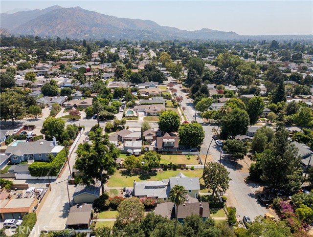 211 E Virginia Avenue, Glendora CA: https://media.crmls.org/medias/5e938a6d-7be9-4b33-8608-8816434a1852.jpg