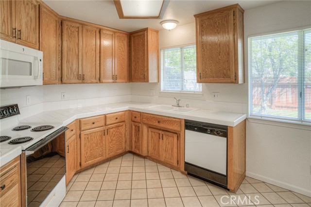 Detail Gallery Image 3 of 26 For 18 Dawn Ct, Oroville,  CA 95965 - 3 Beds | 2 Baths