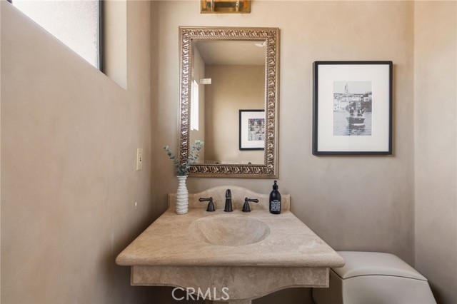 Detail Gallery Image 24 of 52 For 7836 W 81st, Playa Del Rey,  CA 90293 - 4 Beds | 2/1 Baths