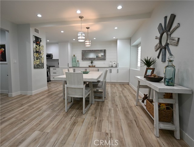 1222 S Westlake Boulevard, Westlake Village CA: https://media.crmls.org/medias/5e94cdcf-86db-4216-985e-1f28deefe34e.jpg