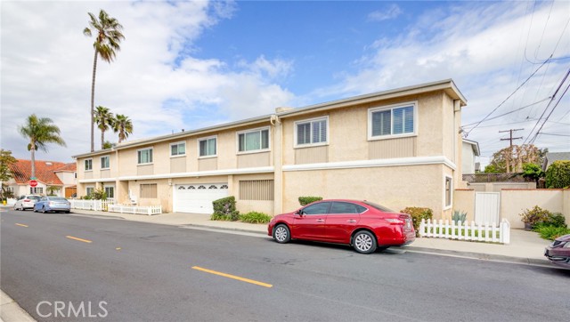 2400 Voorhees Avenue, Redondo Beach, California 90278, 3 Bedrooms Bedrooms, ,2 BathroomsBathrooms,Residential,Sold,Voorhees,SB22046189