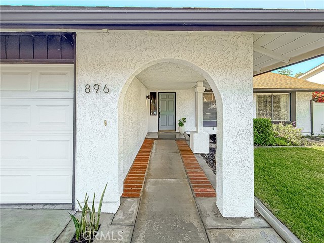 Detail Gallery Image 4 of 42 For 896 Bright Star St, Thousand Oaks,  CA 91360 - 4 Beds | 2 Baths