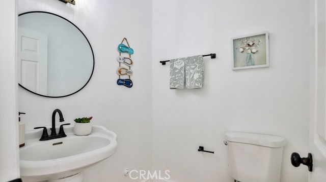 Detail Gallery Image 12 of 48 For 3041 S Sycamore St #C,  Santa Ana,  CA 92707 - 3 Beds | 1/1 Baths