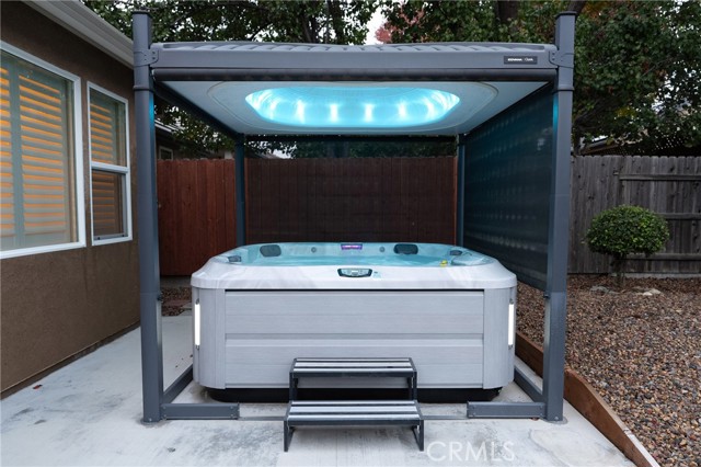 Detail Gallery Image 5 of 59 For 1971 Potter Rd, Chico,  CA 95928 - 4 Beds | 3 Baths