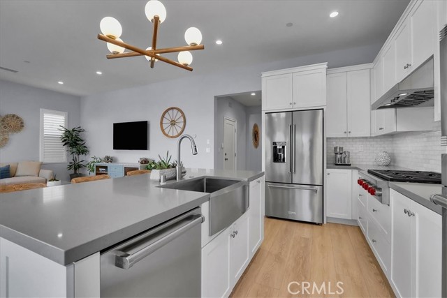 185 Plum Lily, Irvine CA: https://media.crmls.org/medias/5e952c00-6b97-4849-86a8-58faafc91ca1.jpg