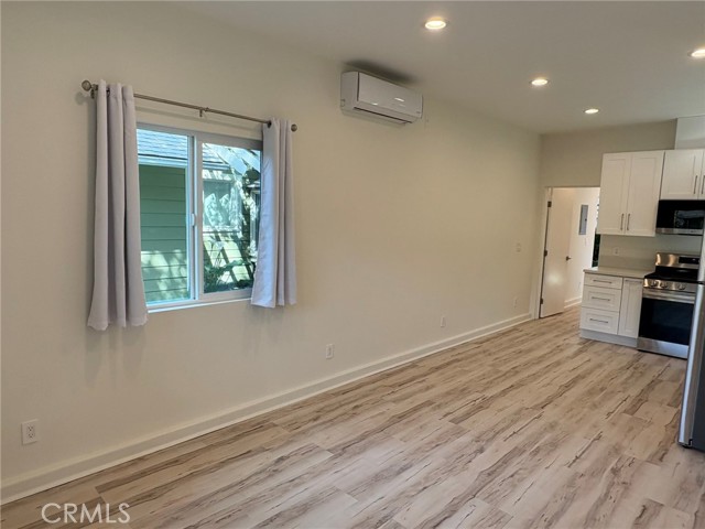 Detail Gallery Image 7 of 24 For 22119 San Miguel St, Woodland Hills,  CA 91364 - 1 Beds | 1 Baths