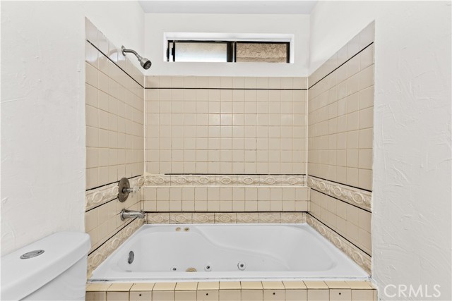 Detail Gallery Image 8 of 13 For 1716 W 146th St #2,  Gardena,  CA 90247 - 3 Beds | 2/1 Baths