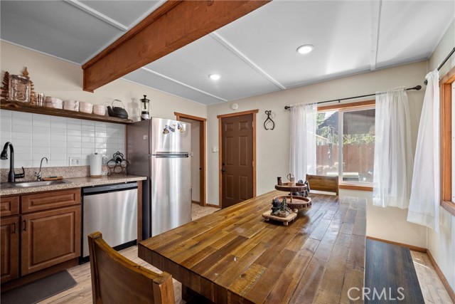 Detail Gallery Image 11 of 29 For 328 E Fairway Bld, Big Bear City,  CA 92314 - 3 Beds | 1 Baths