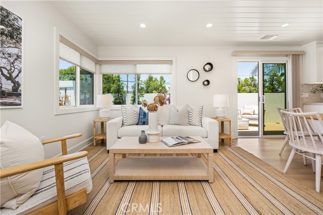 2134 Orange Avenue, Costa Mesa CA: https://media.crmls.org/medias/5e963c81-f02a-4baf-a971-8b97645c340e.jpg