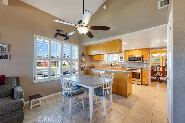 Detail Gallery Image 20 of 52 For 1894 Sunbury, Escondido,  CA 92026 - 3 Beds | 2 Baths