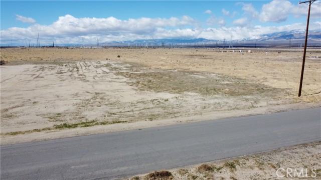 Detail Gallery Image 3 of 13 For 2063 100th St W, Rosamond,  CA 93560 - – Beds | – Baths