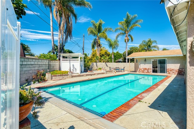 Detail Gallery Image 16 of 63 For 13281 Mono Pl, Westminster,  CA 92683 - 4 Beds | 4 Baths