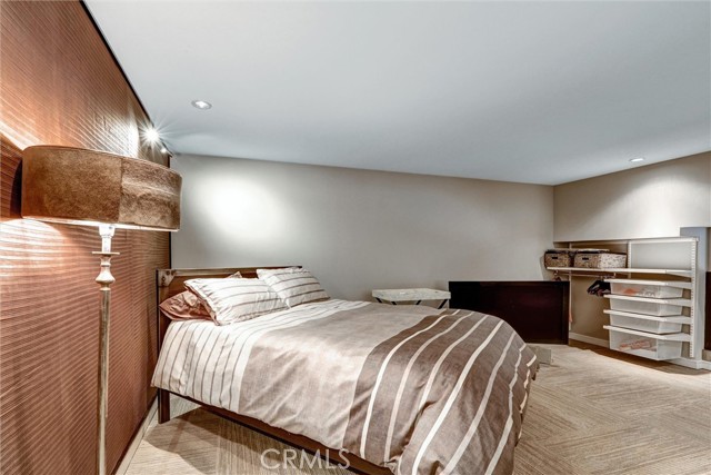 350 W Ash Street, San Diego CA: https://media.crmls.org/medias/5e97dbca-8794-471e-a494-f1cfdd6dc719.jpg