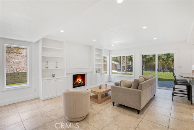 Detail Gallery Image 8 of 43 For 7101 Shadow Ridge Ct, West Hills,  CA 91307 - 3 Beds | 2/1 Baths