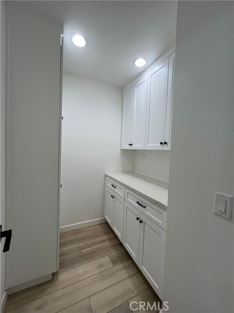 Detail Gallery Image 12 of 33 For 5108 Serrania, Woodland Hills,  CA 91364 - 2 Beds | 3 Baths