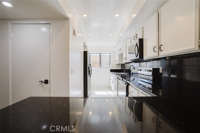 645 Balboa Avenue, 1C photo 12