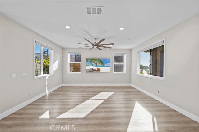 Detail Gallery Image 4 of 56 For 124 Zawn, Irvine,  CA 92618 - 4 Beds | 4/1 Baths