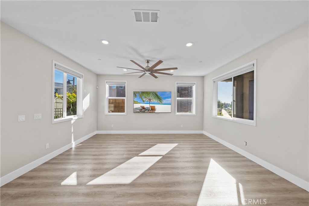 MLS #OC25272647 image #3