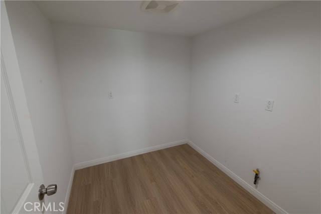 Detail Gallery Image 10 of 12 For 1202 E 3rd St, Santa Ana,  CA 92703 - 2 Beds | 2/1 Baths