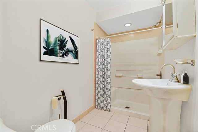 Detail Gallery Image 12 of 14 For 6850 Morella Ave #6,  North Hollywood,  CA 91605 - 2 Beds | 2 Baths