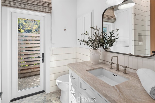 Detail Gallery Image 18 of 37 For 706 Poinsettia, Corona Del Mar,  CA 92625 - 5 Beds | 3/1 Baths