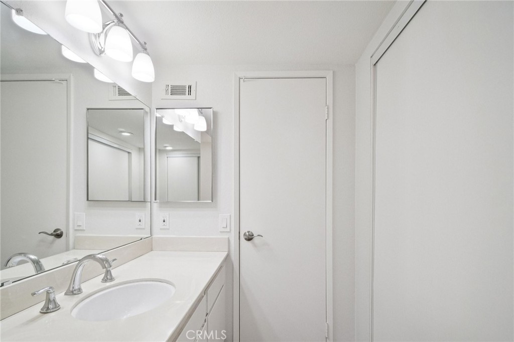 5E9Badaf Ee2A 4F85 8A92 37F953925Cff 22810 Rio Chico, Valencia, Ca 91354 &Lt;Span Style='BackgroundColor:transparent;Padding:0Px;'&Gt; &Lt;Small&Gt; &Lt;I&Gt; &Lt;/I&Gt; &Lt;/Small&Gt;&Lt;/Span&Gt;