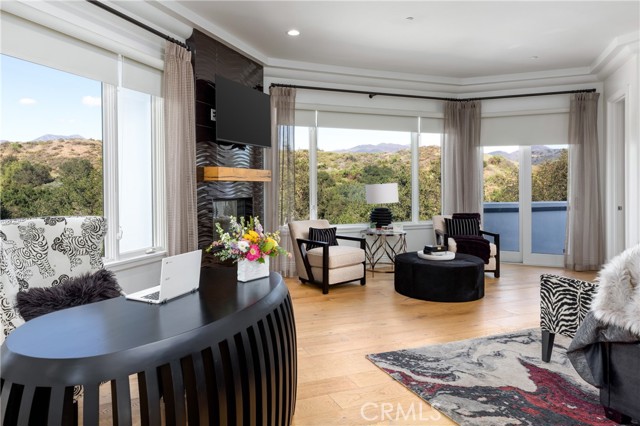 Image 27 of 70 For 8 Palomino  