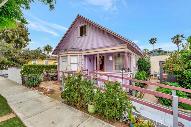 317 Francisca Avenue, Redondo Beach, California 90277, 1 Bedroom Bedrooms, ,1 BathroomBathrooms,Residential,Sold,Francisca,SB23108873