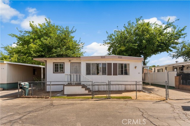 Detail Gallery Image 1 of 22 For 3255 E Avenue R #73,  Palmdale,  CA 93550 - 4 Beds | 2 Baths